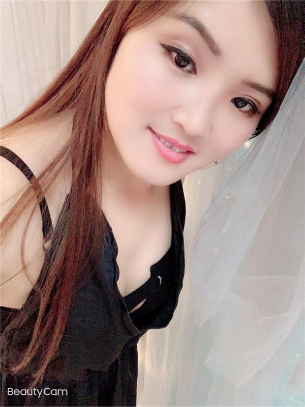 精虫上脑，炮打金轮广场风Sao女！